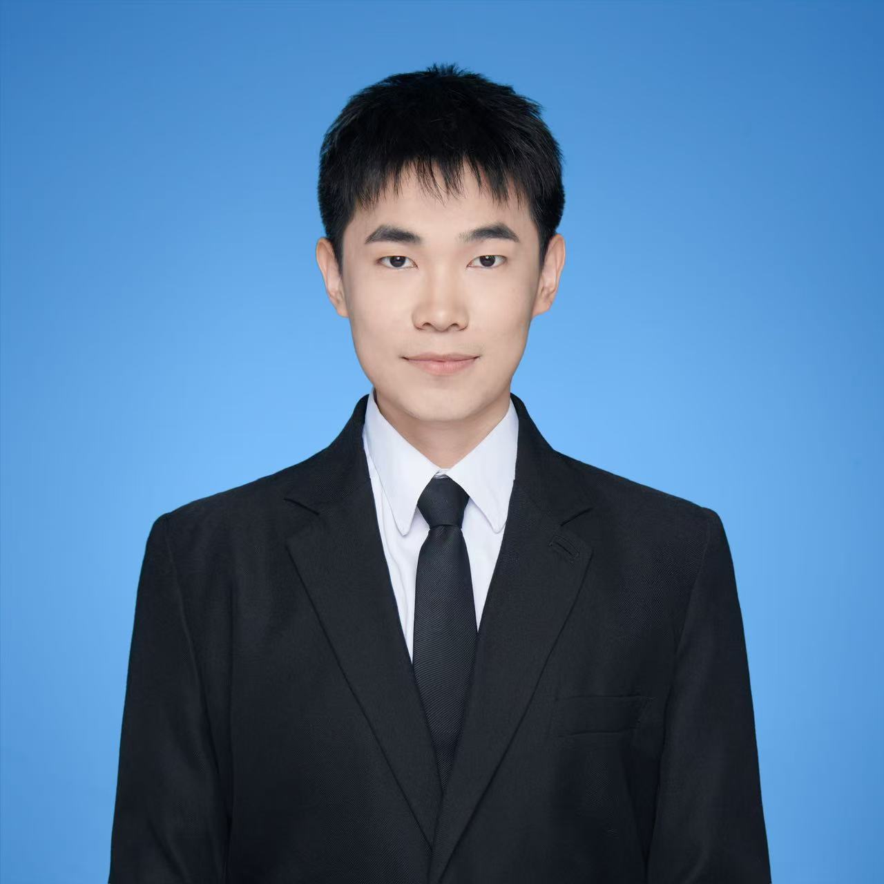王显